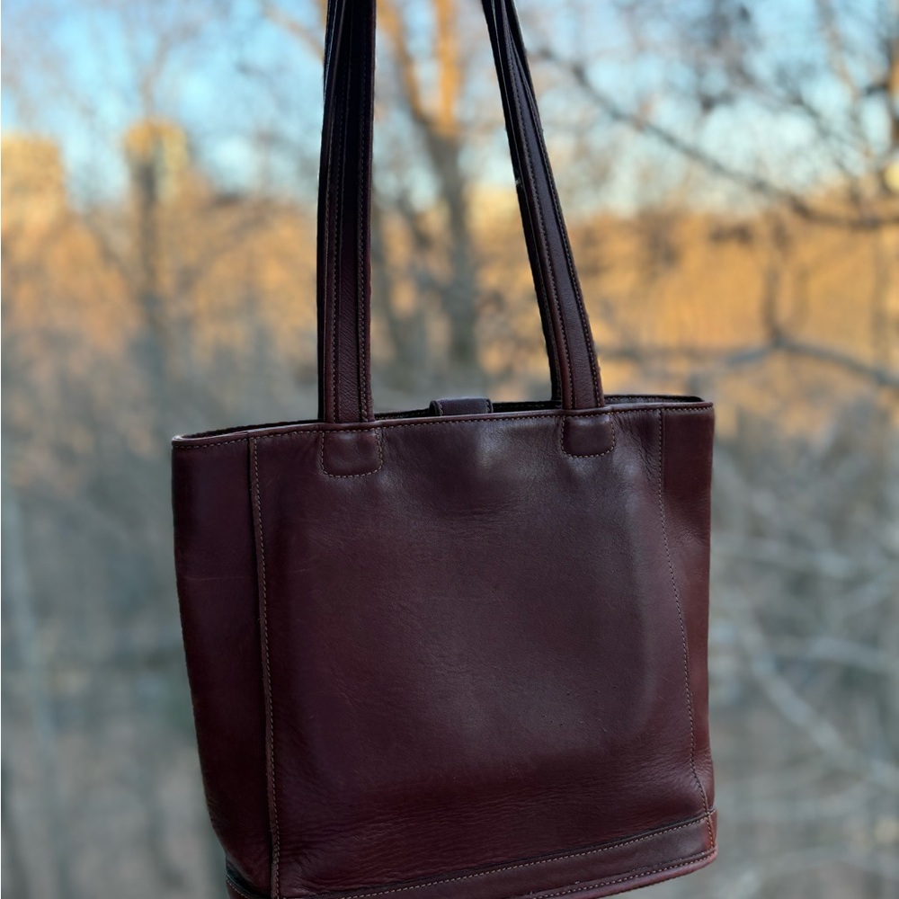 Vintage Coach Bleecker Bucket Tote | USA 1995 | Burgundy | 9303 | Hangtag | GUC - Picture 6 of 16